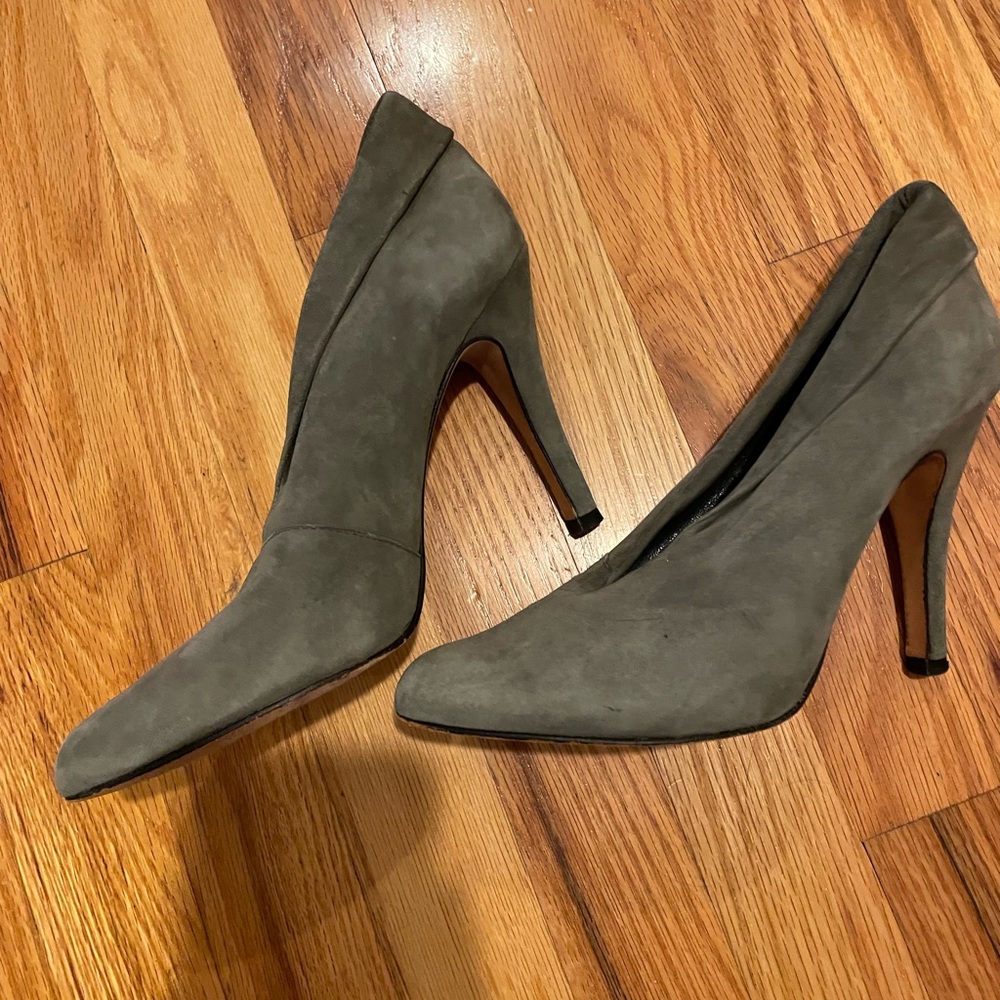 Business casual heel